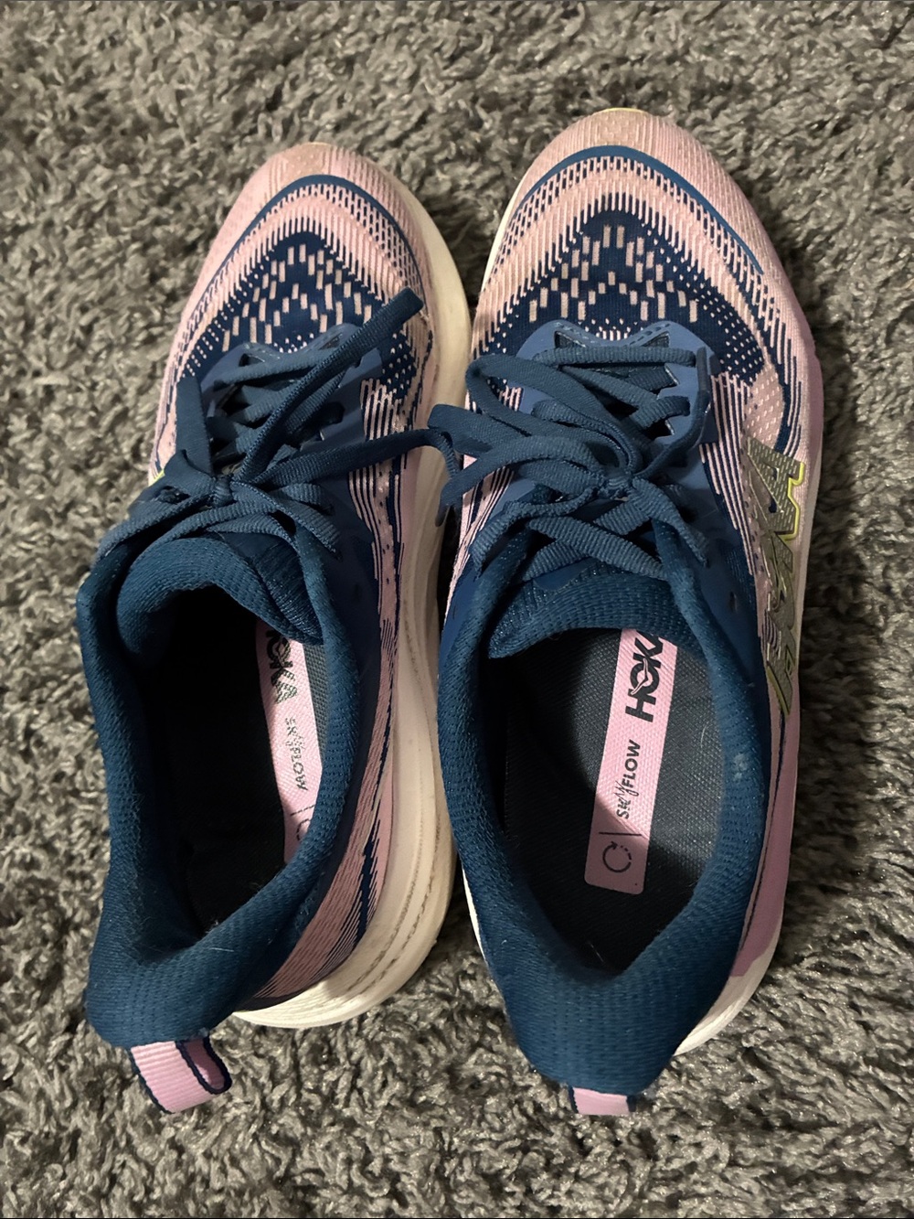 Pink Hoka sky flow - Picture 6 of 8